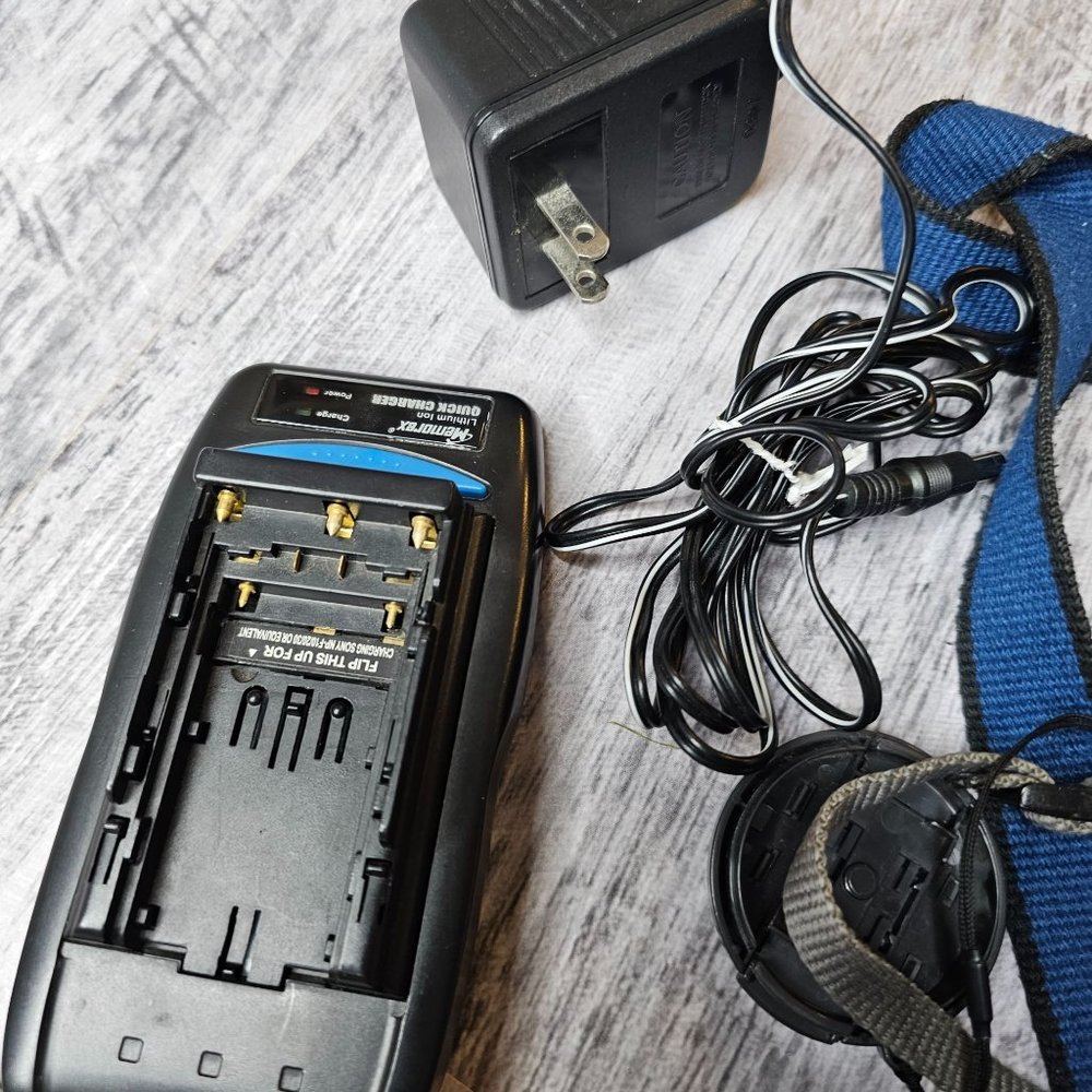 Sony Cybershot 3.3 Megapixel Digital Camera with 8MB Sony Memory Stick - Picture 13 of 14